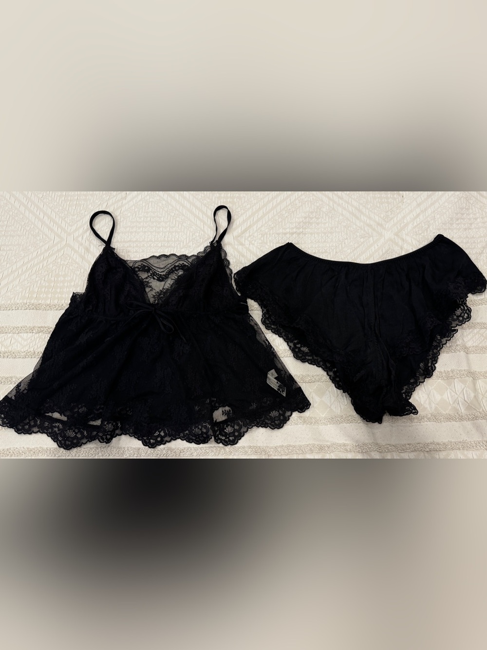 NWOT Intimately Free People Black Lace Trim Camisole & Shorts Sleep Set Size M
